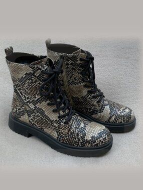 Xappeal Amara Faux Leather Snake Print Lace Up Combat Boots Sz 7.5